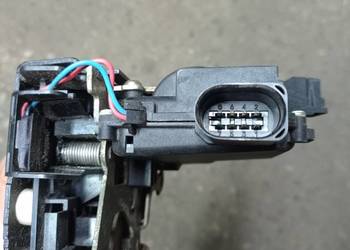 VW PASSAT B5 96-01 ZAMEK PRAWY PRZÓD 8 PINÓW