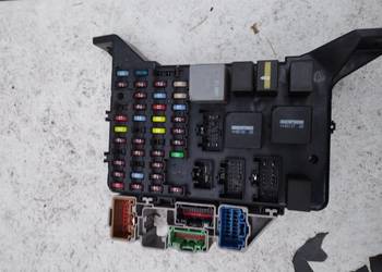 Skrzynka bezpieczników mondeo MK3 1,8