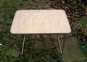 stolik aluminiowy z czasów PRL