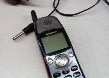 Telefon komórkowy z ładowarką. sprawny