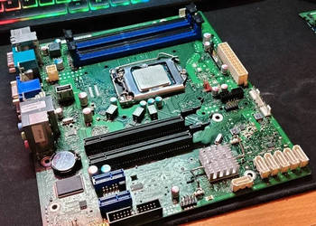 Płyta Fujitsu LGA1150 + procesor Intel i3-4160