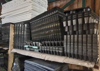 Tacki wysiewne multidoniczki palety wysiewne doniczkopalety do rozsady