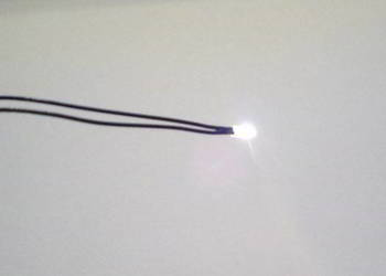 Żarówka miniaturowa 3V 40mA 1,8x4,2mm z przewodami