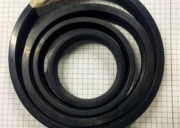 Zestaw uszczelniaczy siłownika wywrotu HL10ton nowy faktura VAT