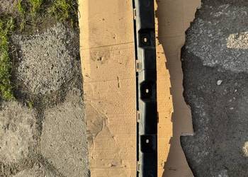 ślizg zderzaka środkowy tył Seat Leon II