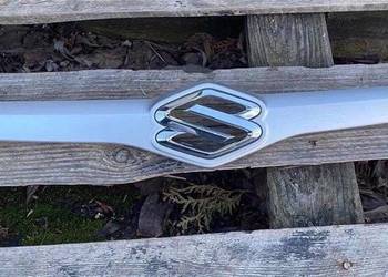 Suzuki IGNIS II 03-07 listwa Grill znaczek 71731-86G00