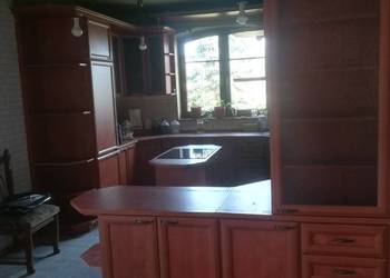 Dużo mebli do kuchni. Wyspa pod płytę.