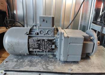 Motoreduktor prosty, kryzowy 400V / 0,18kW / 48obr/min