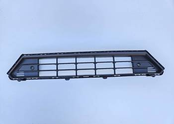 VOLVO XC40 KRATKA ŚRODKOWA ZDERZAKA PRZÓD 32136098