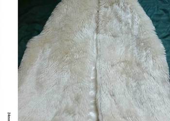 Kremowa kamizelka futrzana z skóry ekologicznej– luksus bez kompromisów