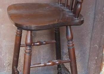 Wysoki hoker barowy z oparciem