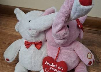 Maskotka, pluszak, dwa słoniki złączone trąbami z muzyką, 31 cm