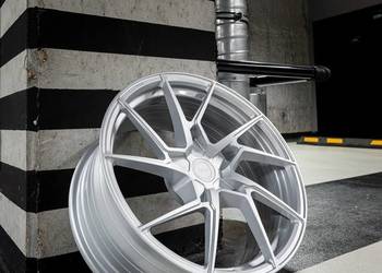 Nowe felgi yota yp2 5x112 18 cali 8j et40 do a3 a4 a5 a6 a7 g20 g30 fv