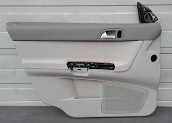 Tapicerka Drzwi Lewy Przód VOLVO S40 II / V50 8679442 – Nowy Oryginał