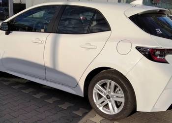 Corolla 2021 poj. 1,2l  hatchback comfort 2 kpl. kół 7934 km