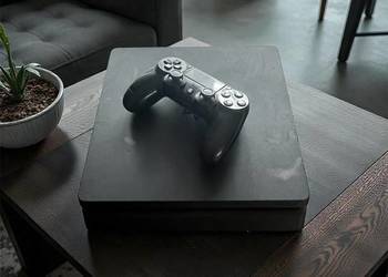 playstation 4 slim PS4, Pad, okablowanie(hdmi, zasilanie) stan bardzo dobry
