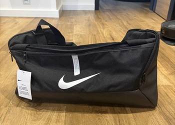 Torba sportowa Nike Academy Team 41L czarna na siłownię i podróż
