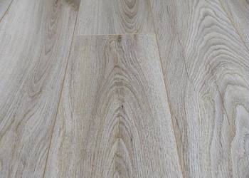 Montaż paneli podłogowych