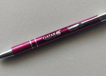 Kolekcjonerski długopis z logo linii lotniczej QATAR AIRWAYS
