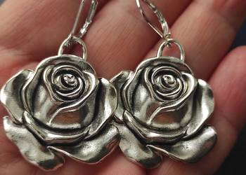 Kolczyki wiszące róże oxydowane