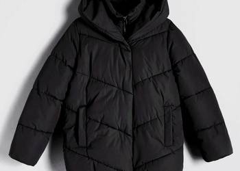 Nowa czarna puchowa kurtka z kapturem