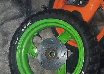 Sprzedam felgę razem z oponą Piaggio nrg power