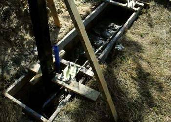 Ława betonowa pod bramę przesuwną, wylewka pod wózki bramy