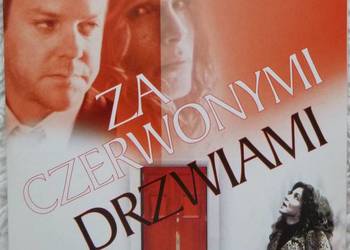 Film DVD Za czerwonymi drzwiami Film DVD Za czerwonymi drzwiami