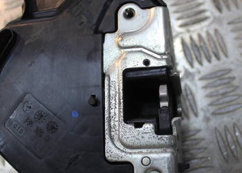 ZAMEK DRZWI LEWY TYŁ 2 PIN MERCEDES W203 2037300135