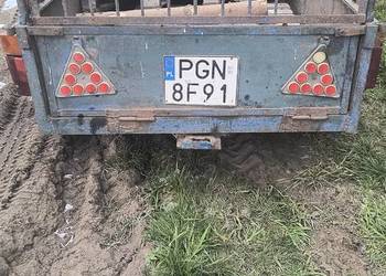 Jednoosiowa przyczepa rolnicza