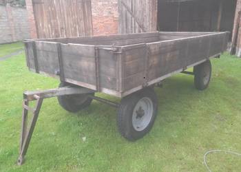 Wóz metalowy , stan bardzo dobry  3.5t , oświetlenie