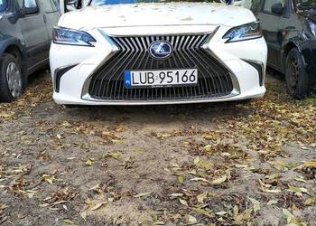 Lexus ES 300h hybryda z 2020 roku