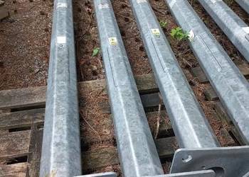 Słup stalowy 6m ocynkowany ośmiokątny gr 4mm 6/60/4 rozstaw śub 300x300 pod