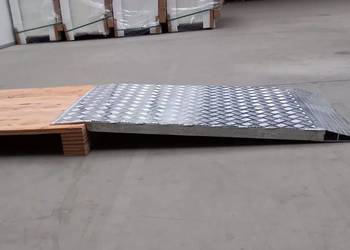 Rampa Aluminiowa 135cm x 70cm do 800kg Najazd Podjazd na stopień - od ręki