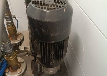 Pompa pionowa LFP Leszno typ 40 4 sztuki, silnik Grundfos 2,2kw 2007r