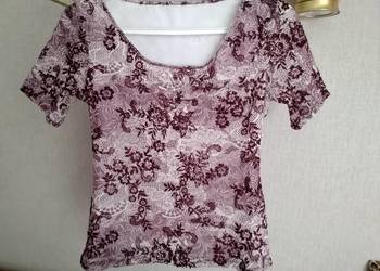 Bluzeczka damska na haleczce Bluzeczka damska na haleczce