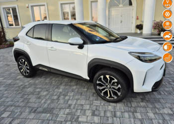 Toyota Yaris Cross 1.5 hybryd full led climatronic kamera grzane fotele