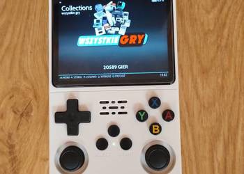 Konsola z retro grami R36s i systemem Batocera