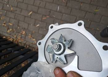 Pompa wody avensis T27 2.2 d4d