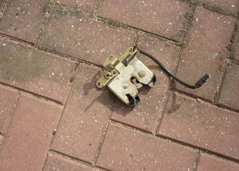 Zamek klapy tył Ford Sierra 90bba43102aa