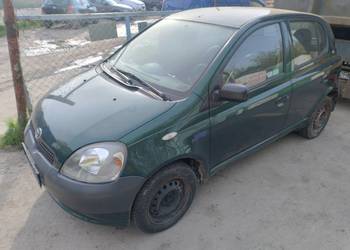 TOYOTA YARIS I zderzak przód  kod lakieru 6R4 TOYOTA YARIS I zderzak przód  kod lakieru 6R4