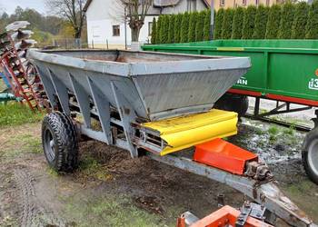 Rozsiewacz wapna rcw3/piast/wapniarka **oryginał** Rozsiewacz wapna rcw3/piast/wapniarka **oryginał**