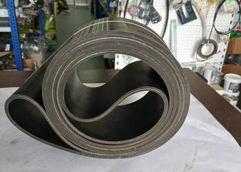 Pas płaski młocarni New Holland