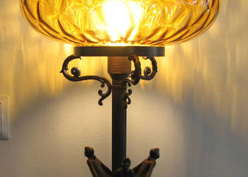 Mosiężna Lampa stołowa miodowy klosz