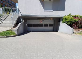 Garaż zamykany, 18 m², boczna Grabiszyńskiej