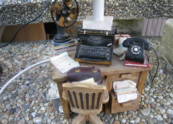 Niezwykła lampka na biurko.