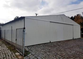 Blaszana hala 10×10m- biała/przesuwne bramy