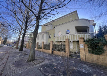 Duże mieszkanie w willi miejskiej Sołacz