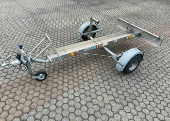 Przyczepa do przewozu motocykla marki Wolf