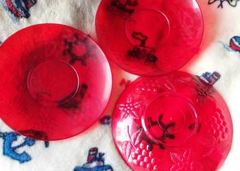 3 talerzyki czerwone PRL  tworzywo